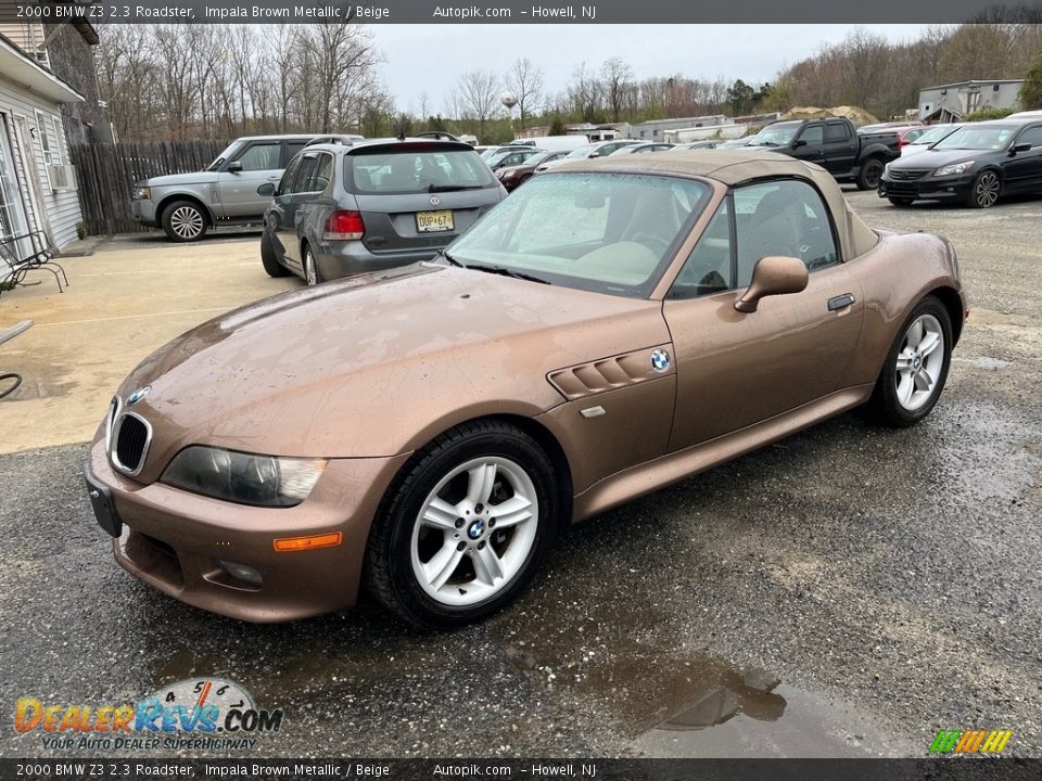 Front 3/4 View of 2000 BMW Z3 2.3 Roadster Photo #3