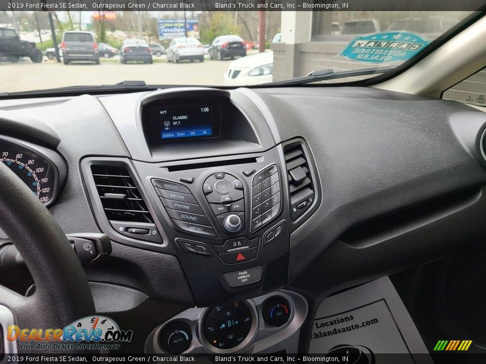 2019 Ford Fiesta SE Sedan Outrageous Green / Charcoal Black Photo #13