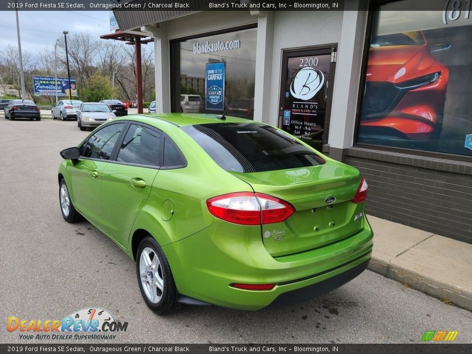 2019 Ford Fiesta SE Sedan Outrageous Green / Charcoal Black Photo #25