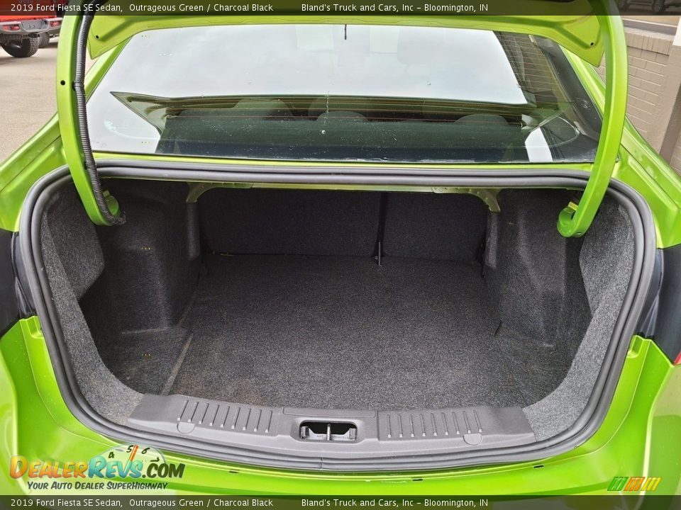 2019 Ford Fiesta SE Sedan Outrageous Green / Charcoal Black Photo #29