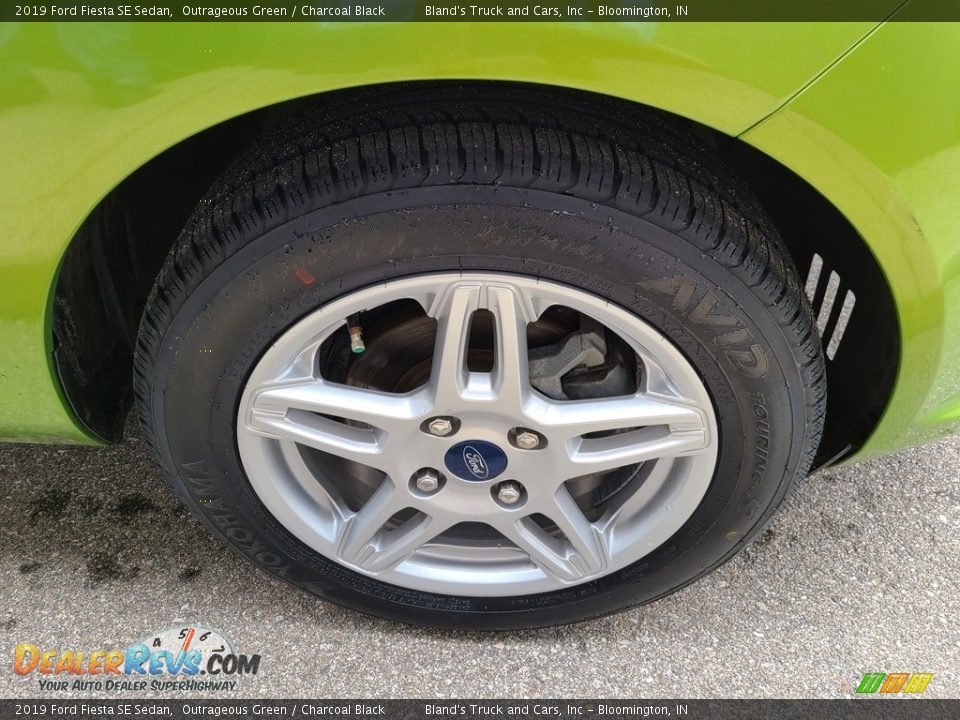 2019 Ford Fiesta SE Sedan Outrageous Green / Charcoal Black Photo #35