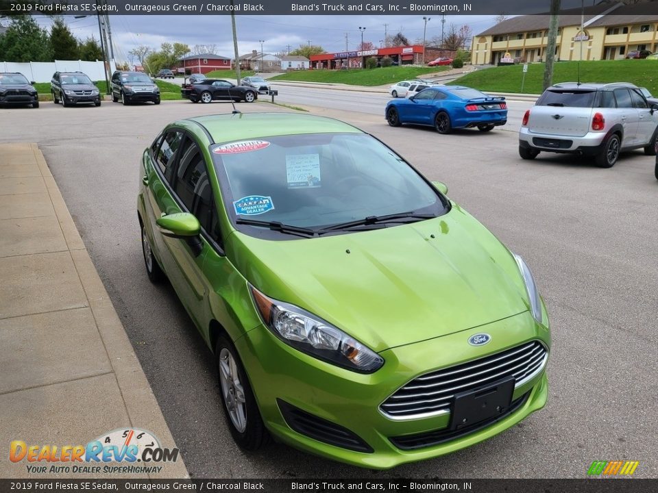 2019 Ford Fiesta SE Sedan Outrageous Green / Charcoal Black Photo #36