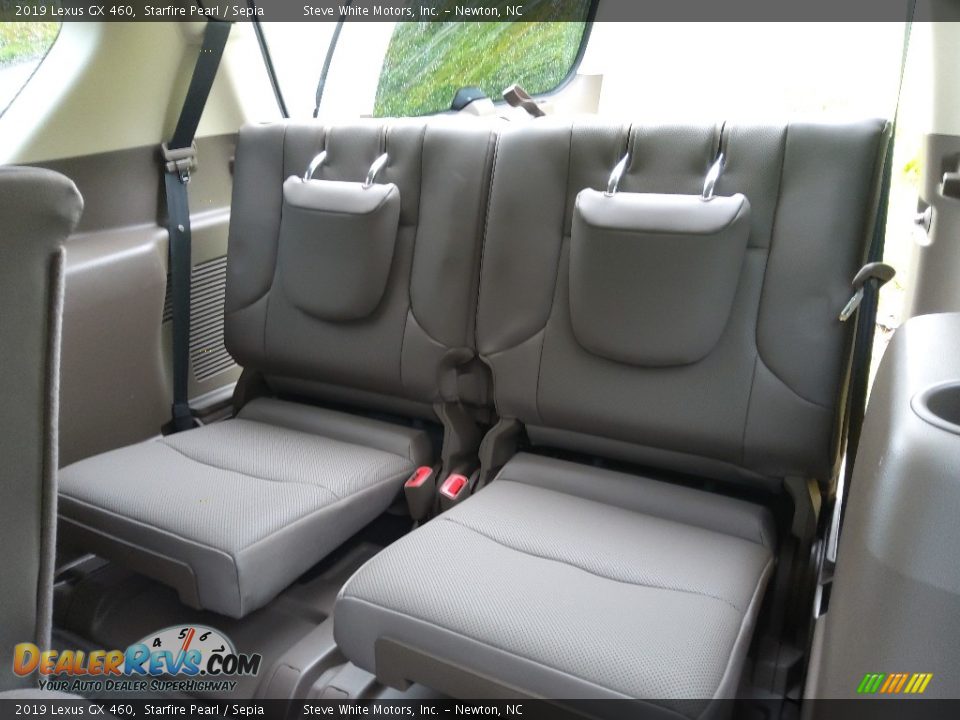 Rear Seat of 2019 Lexus GX 460 Photo #16