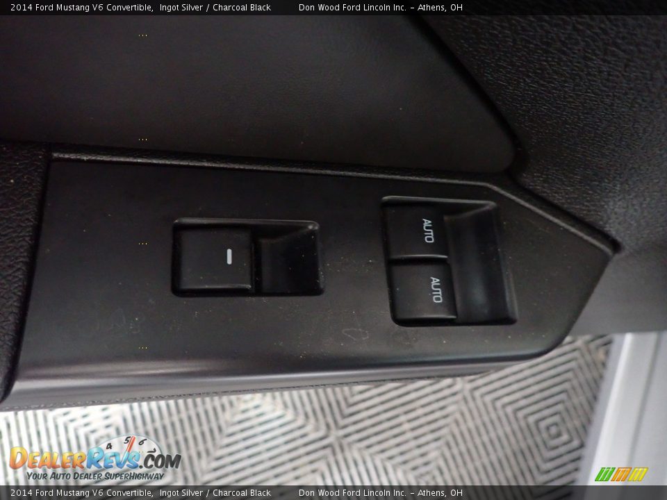 2014 Ford Mustang V6 Convertible Ingot Silver / Charcoal Black Photo #20