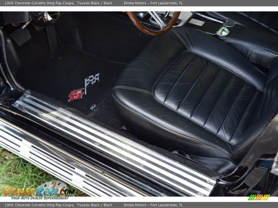 Front Seat of 1966 Chevrolet Corvette Sting Ray Coupe Photo #38
