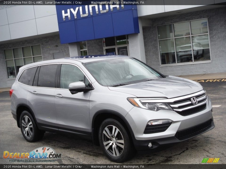 Front 3/4 View of 2016 Honda Pilot EX-L AWD Photo #1