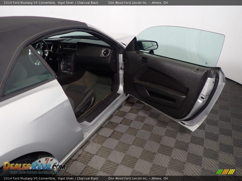 2014 Ford Mustang V6 Convertible Ingot Silver / Charcoal Black Photo #32