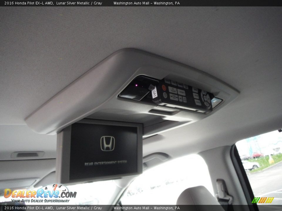 Entertainment System of 2016 Honda Pilot EX-L AWD Photo #12