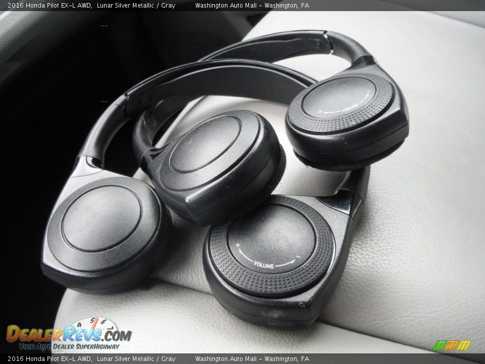 Entertainment System of 2016 Honda Pilot EX-L AWD Photo #13