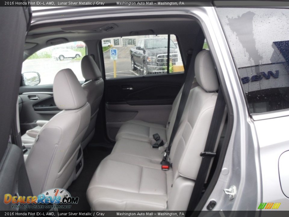 Rear Seat of 2016 Honda Pilot EX-L AWD Photo #28