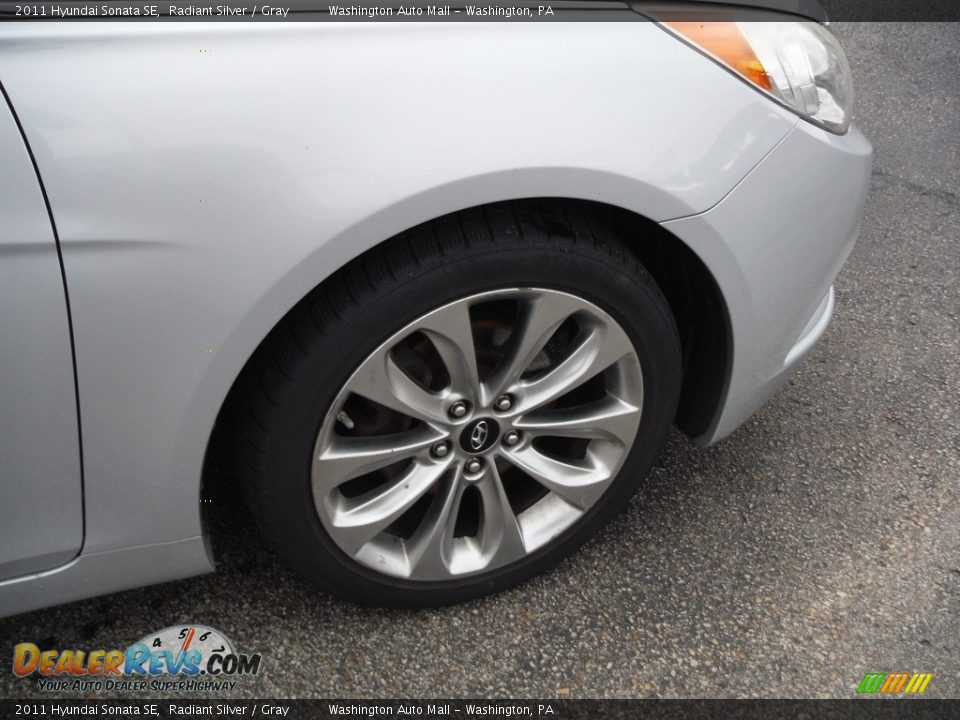 2011 Hyundai Sonata SE Radiant Silver / Gray Photo #3