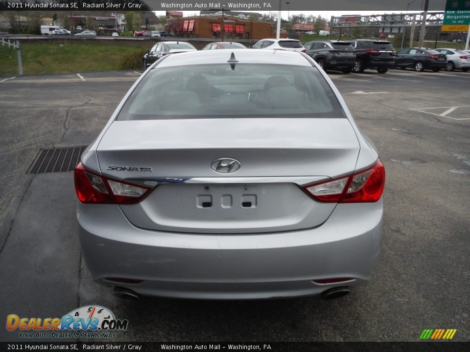 2011 Hyundai Sonata SE Radiant Silver / Gray Photo #9