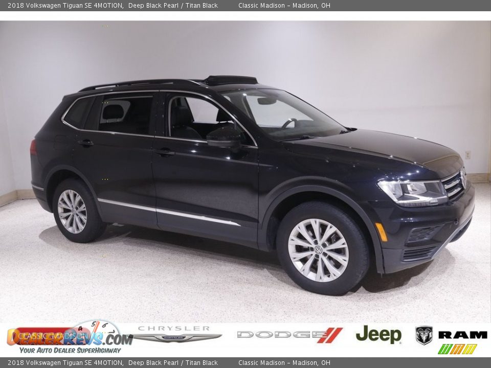2018 Volkswagen Tiguan SE 4MOTION Deep Black Pearl / Titan Black Photo #1