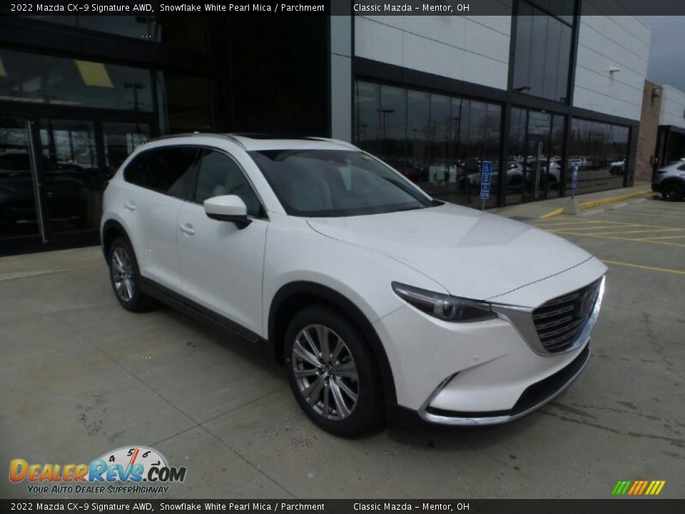 Front 3/4 View of 2022 Mazda CX-9 Signature AWD Photo #1
