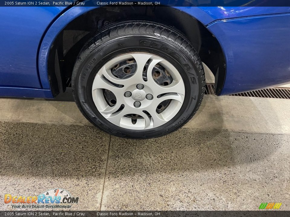 2005 Saturn ION 2 Sedan Pacific Blue / Gray Photo #16