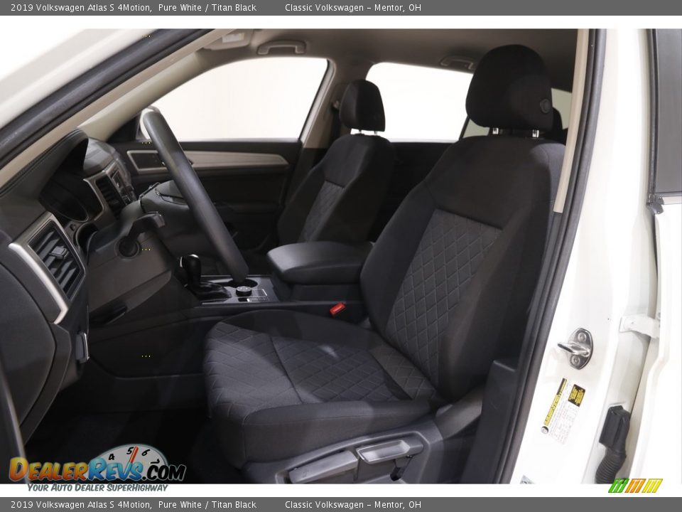 Front Seat of 2019 Volkswagen Atlas S 4Motion Photo #5