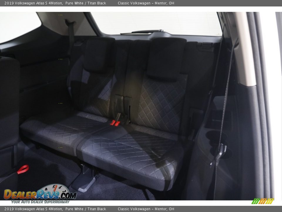 Rear Seat of 2019 Volkswagen Atlas S 4Motion Photo #16