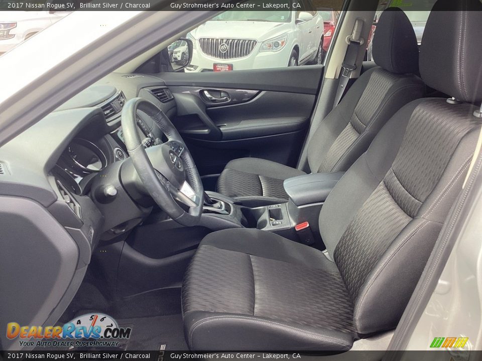 2017 Nissan Rogue SV Brilliant Silver / Charcoal Photo #8