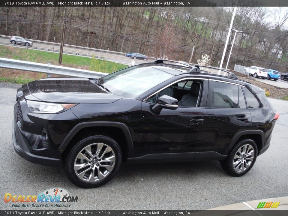 2019 Toyota RAV4 XLE AWD Midnight Black Metallic / Black Photo #16