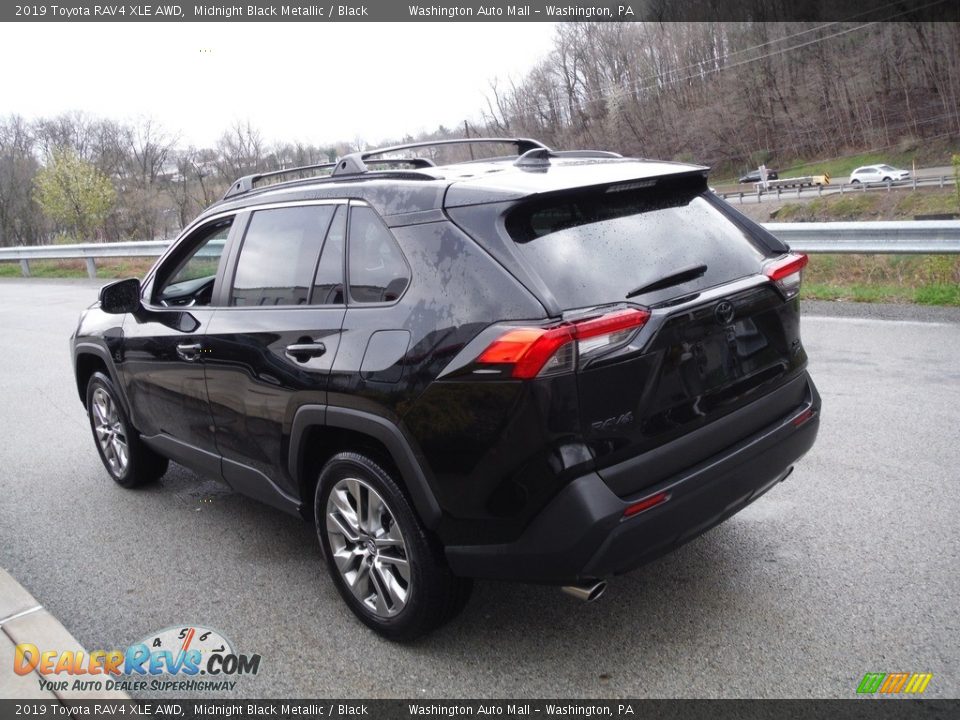 2019 Toyota RAV4 XLE AWD Midnight Black Metallic / Black Photo #17