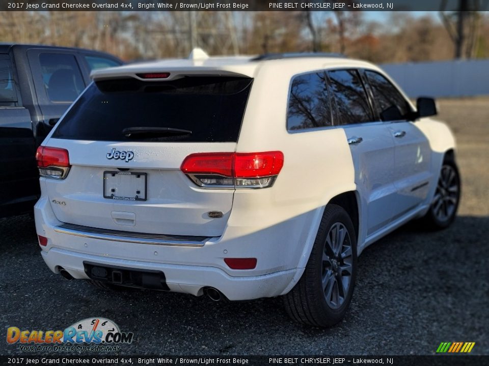 2017 Jeep Grand Cherokee Overland 4x4 Bright White / Brown/Light Frost Beige Photo #4