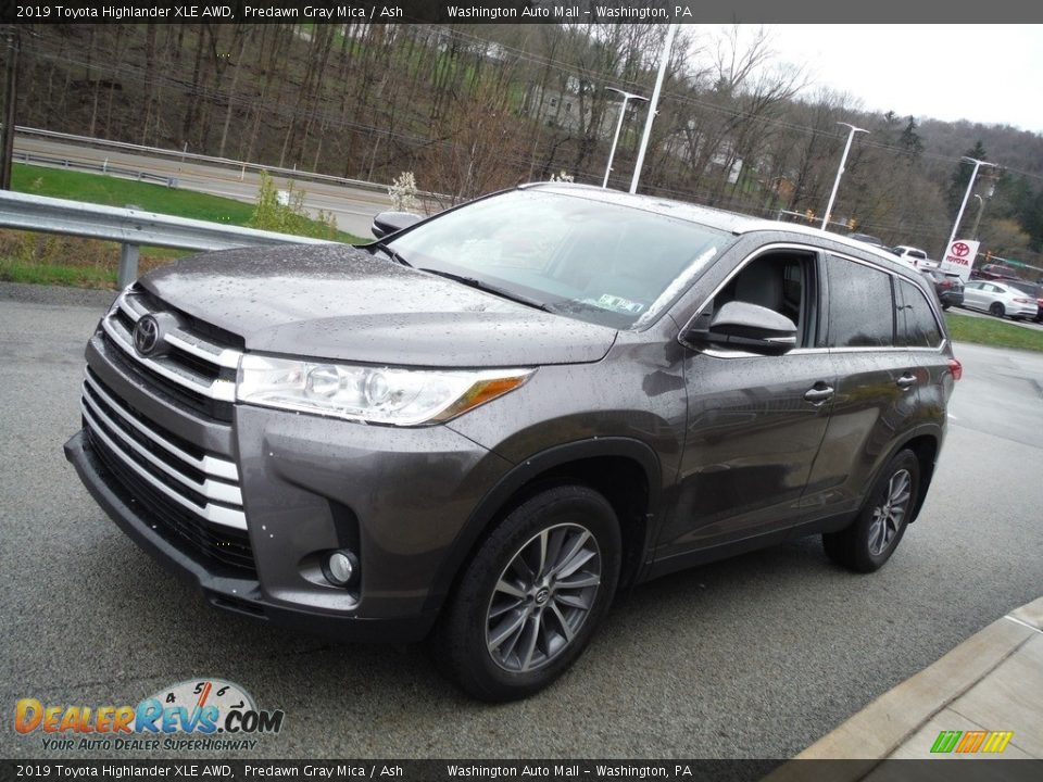 2019 Toyota Highlander XLE AWD Predawn Gray Mica / Ash Photo #12