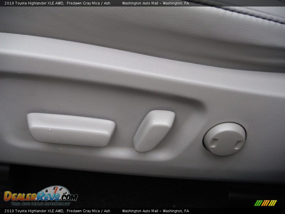 2019 Toyota Highlander XLE AWD Predawn Gray Mica / Ash Photo #22