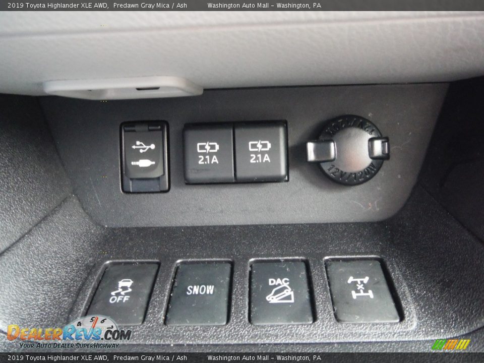 2019 Toyota Highlander XLE AWD Predawn Gray Mica / Ash Photo #26