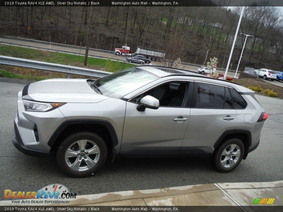 2019 Toyota RAV4 XLE AWD Silver Sky Metallic / Black Photo #16