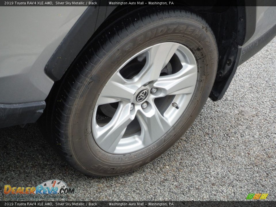 2019 Toyota RAV4 XLE AWD Silver Sky Metallic / Black Photo #17