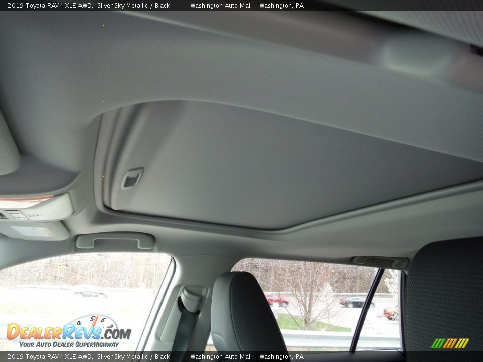 2019 Toyota RAV4 XLE AWD Silver Sky Metallic / Black Photo #21