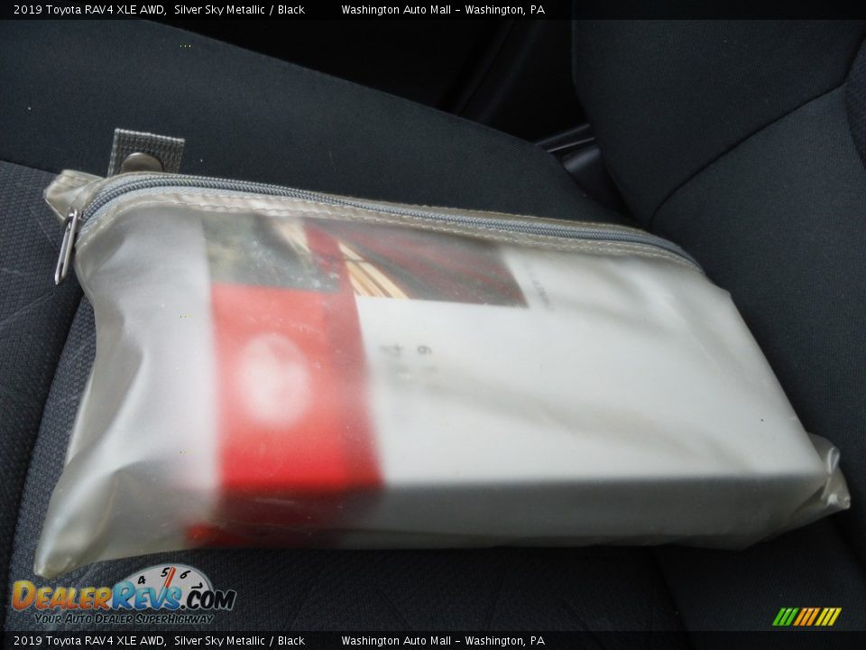 2019 Toyota RAV4 XLE AWD Silver Sky Metallic / Black Photo #30