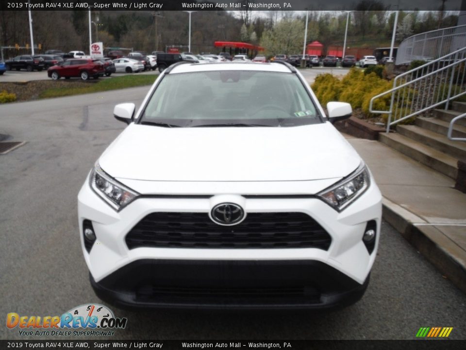 2019 Toyota RAV4 XLE AWD Super White / Light Gray Photo #11