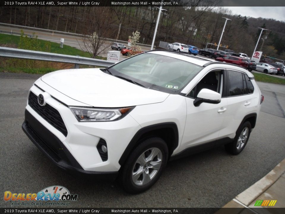 2019 Toyota RAV4 XLE AWD Super White / Light Gray Photo #12