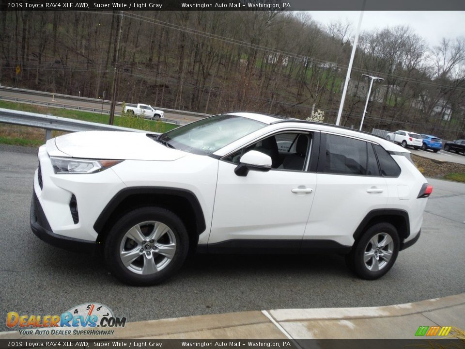 2019 Toyota RAV4 XLE AWD Super White / Light Gray Photo #13