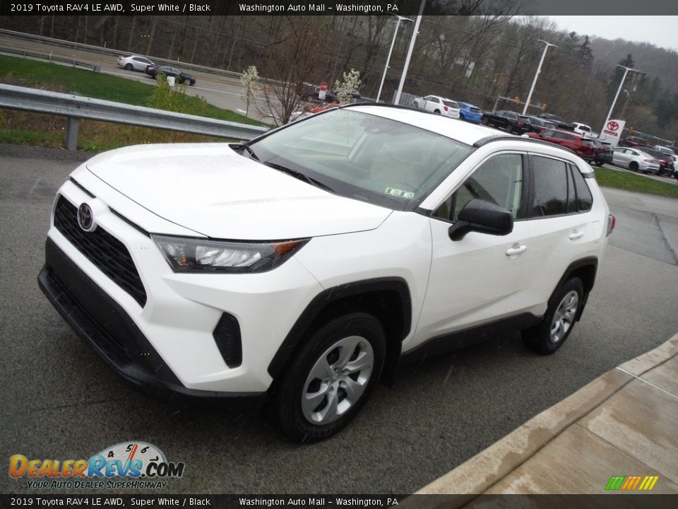 2019 Toyota RAV4 LE AWD Super White / Black Photo #11