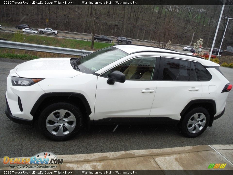 2019 Toyota RAV4 LE AWD Super White / Black Photo #12