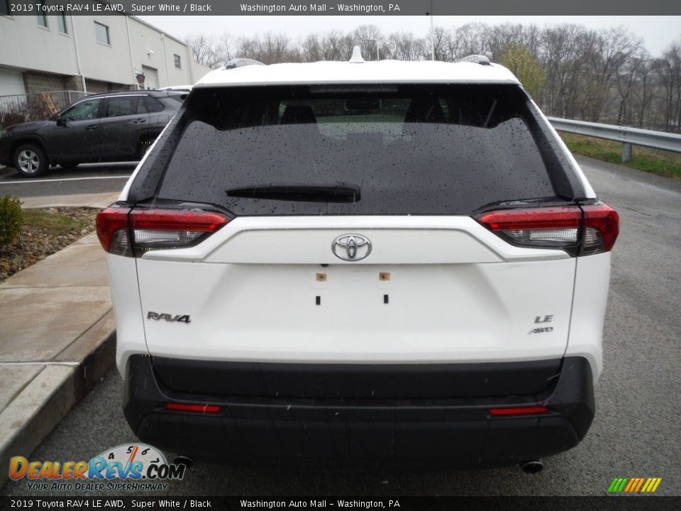 2019 Toyota RAV4 LE AWD Super White / Black Photo #14