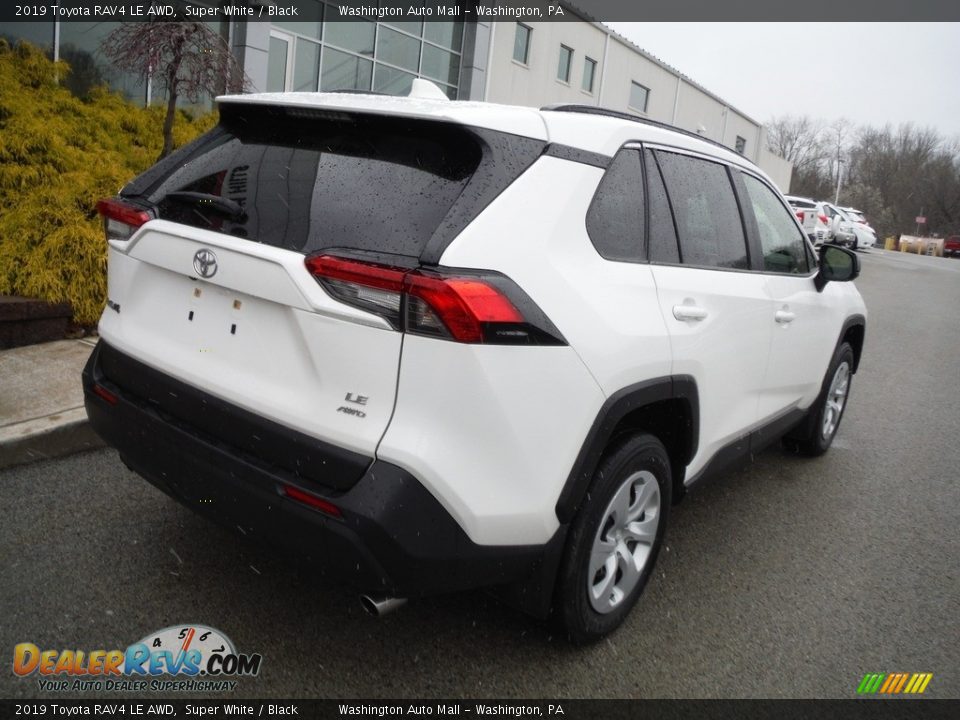 2019 Toyota RAV4 LE AWD Super White / Black Photo #16