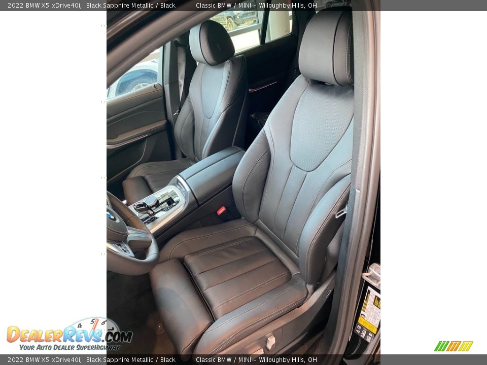 Front Seat of 2022 BMW X5 xDrive40i Photo #4