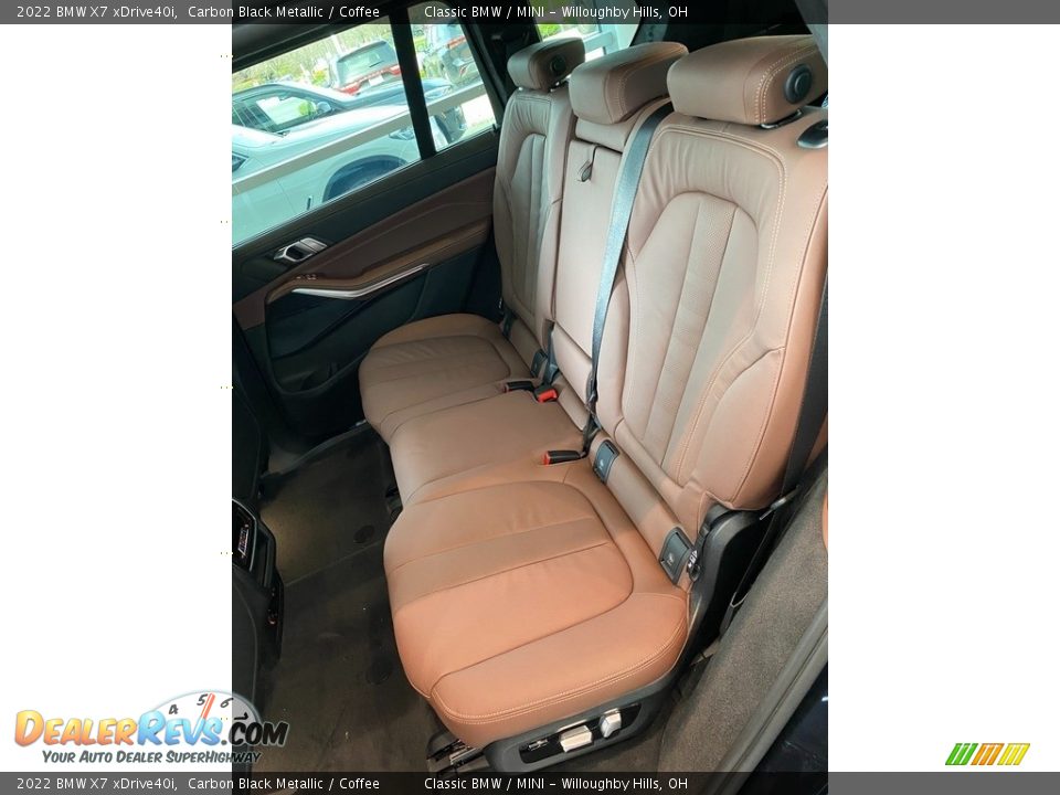 Rear Seat of 2022 BMW X7 xDrive40i Photo #5