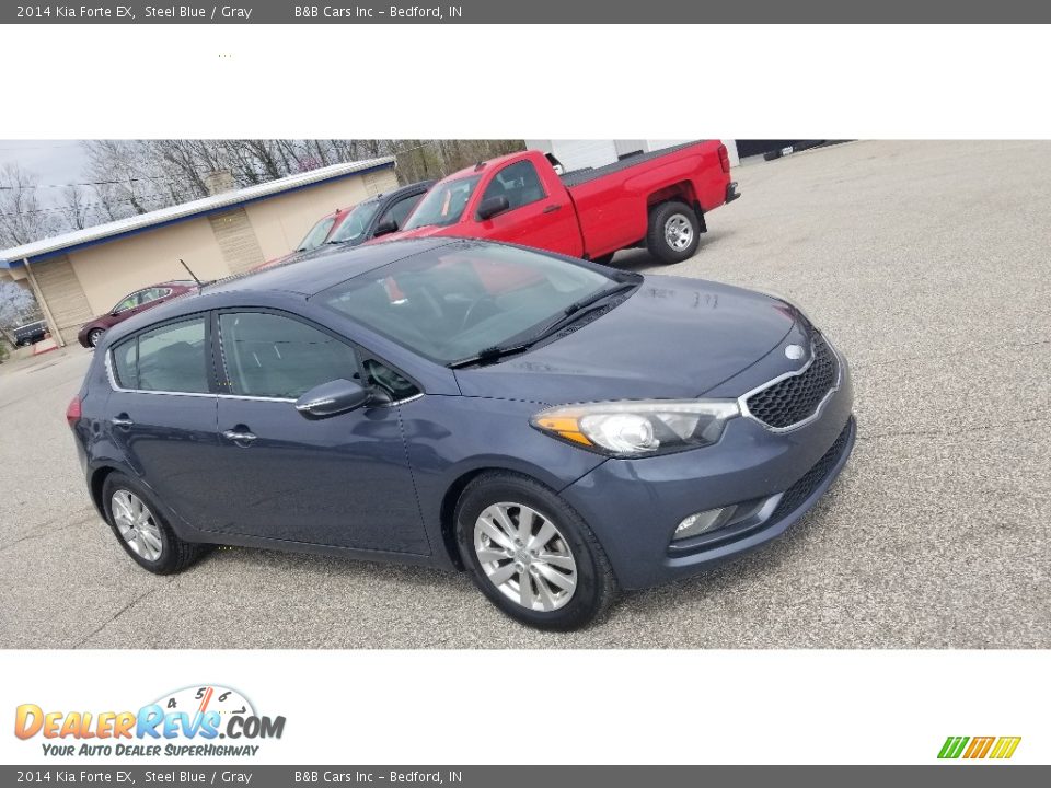 Front 3/4 View of 2014 Kia Forte EX Photo #4