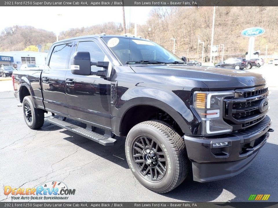 Front 3/4 View of 2021 Ford F250 Super Duty Lariat Crew Cab 4x4 Photo #2