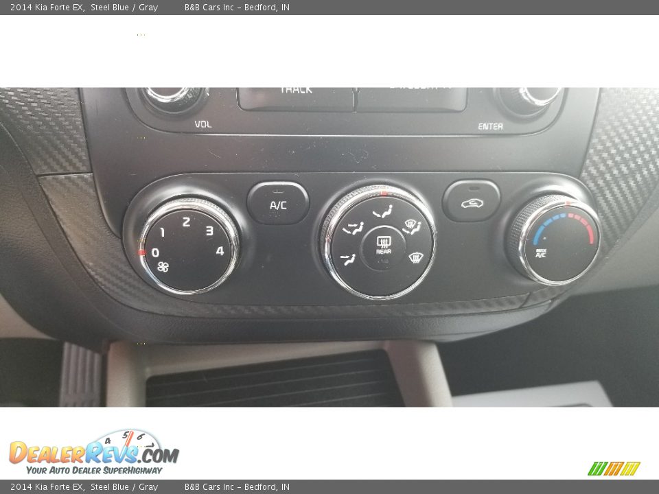 Controls of 2014 Kia Forte EX Photo #13