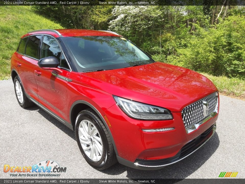 Front 3/4 View of 2021 Lincoln Corsair Standard AWD Photo #7