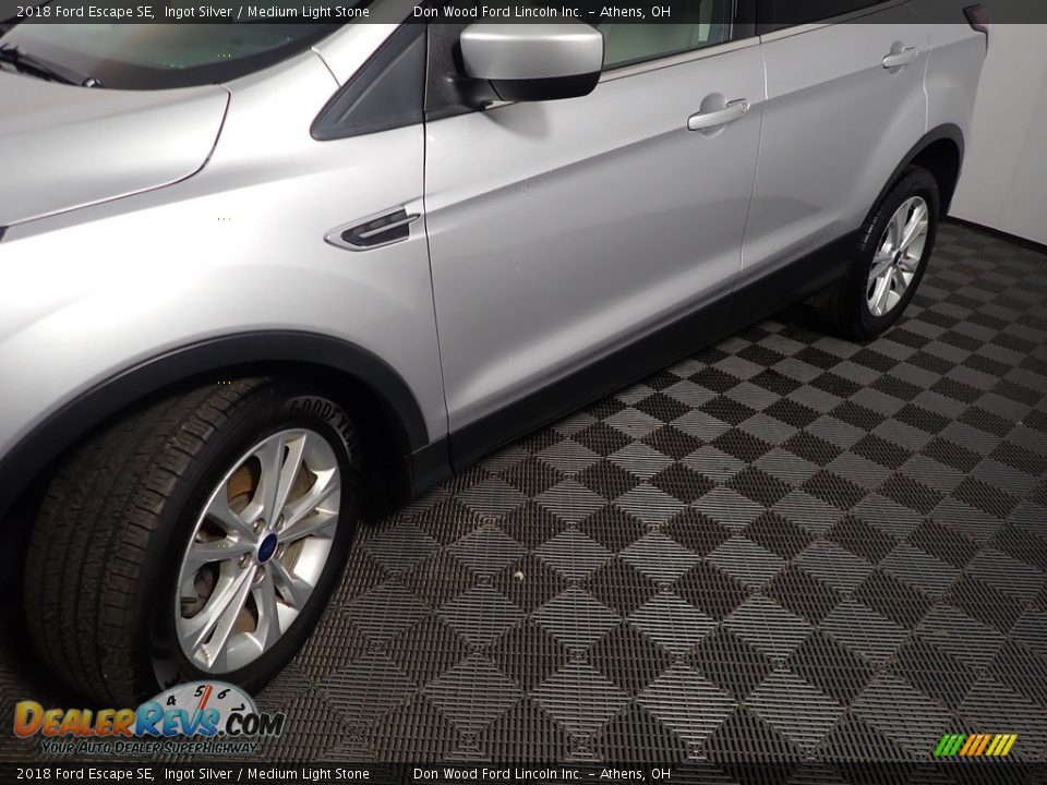 2018 Ford Escape SE Ingot Silver / Medium Light Stone Photo #11