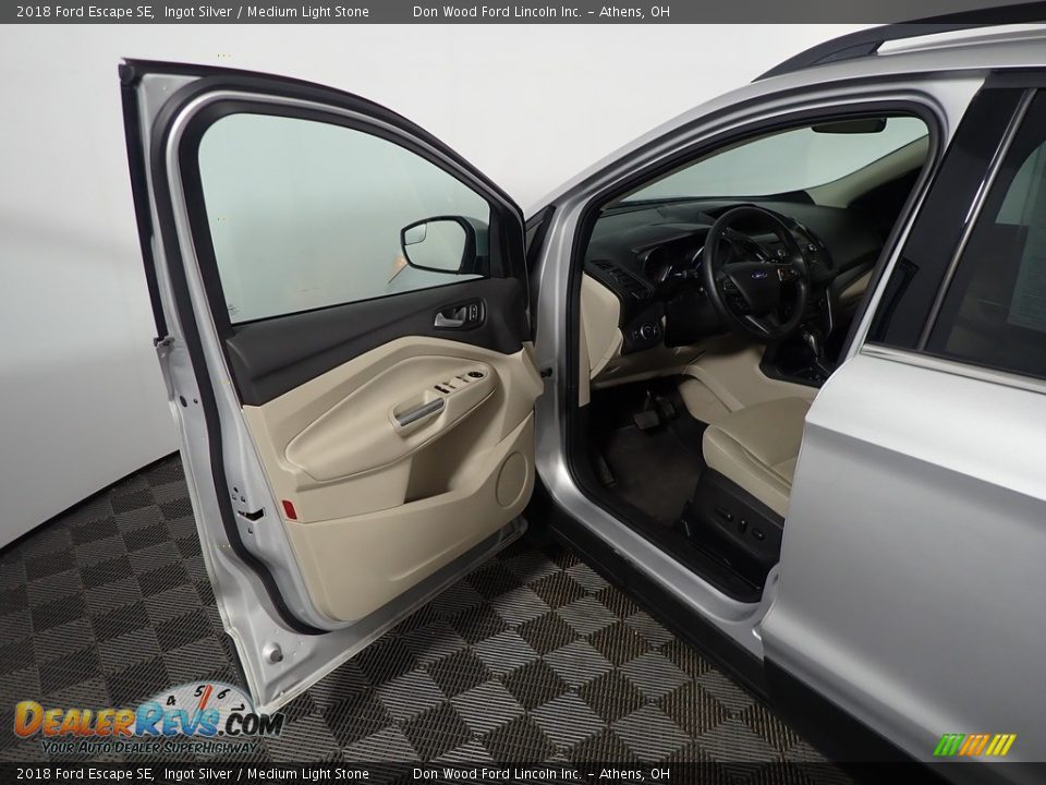 2018 Ford Escape SE Ingot Silver / Medium Light Stone Photo #22
