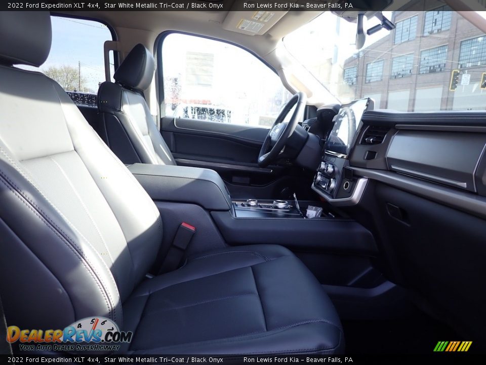 Front Seat of 2022 Ford Expedition XLT 4x4 Photo #10