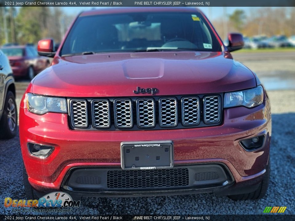 2021 Jeep Grand Cherokee Laredo 4x4 Velvet Red Pearl / Black Photo #2