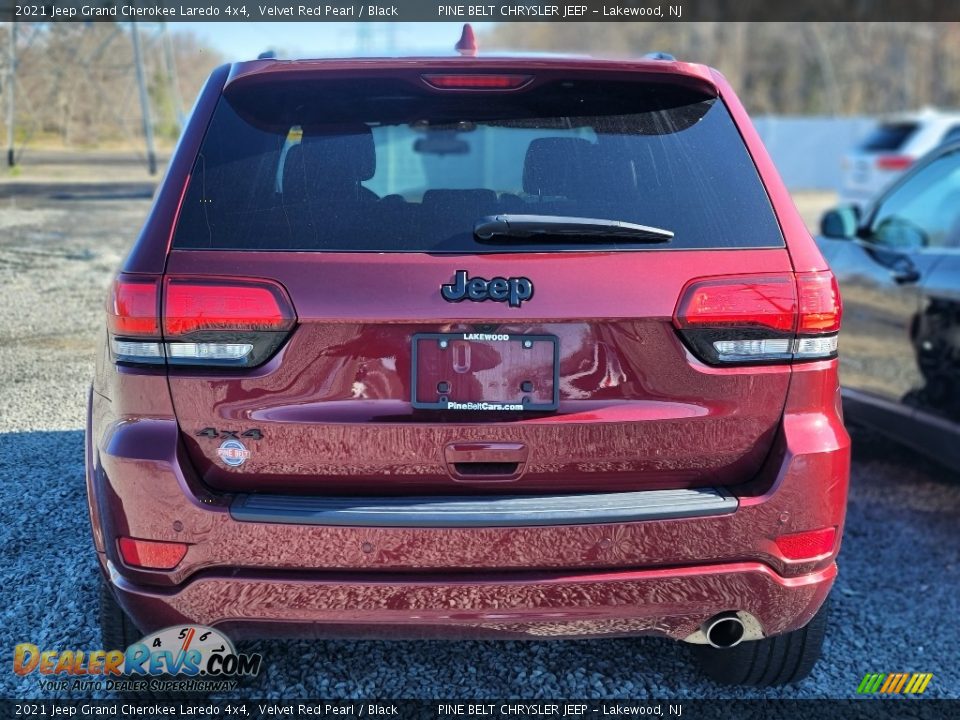 2021 Jeep Grand Cherokee Laredo 4x4 Velvet Red Pearl / Black Photo #5